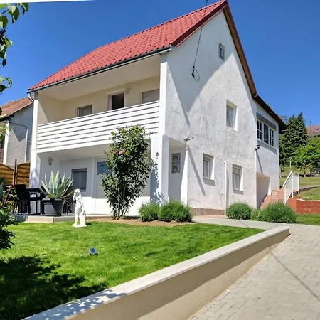 Eleven House بيت للعطل